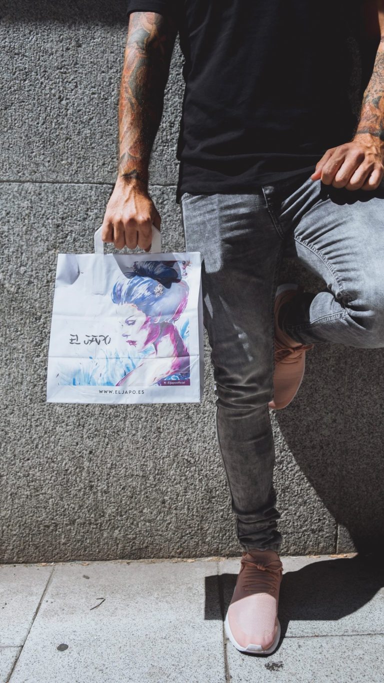 Instagram post from eljapooficial. This post is in position 2.