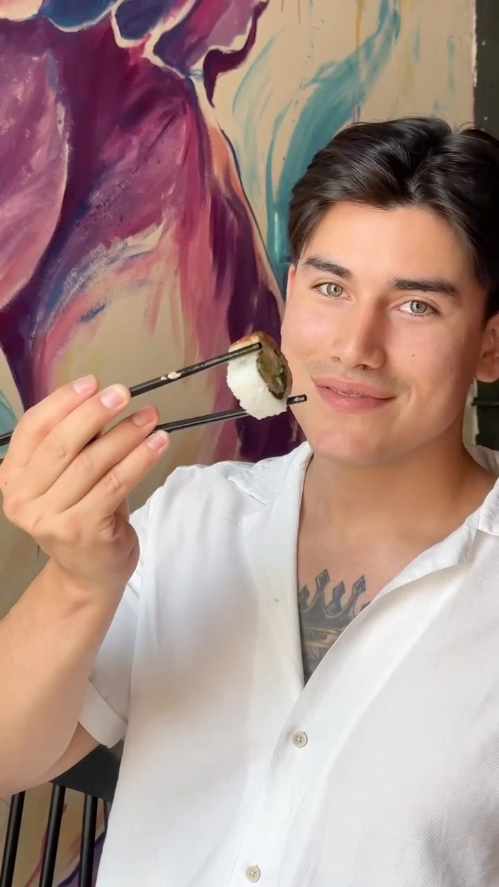 Instagram post from eljapooficial. This post is in position 4.