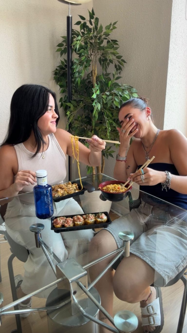 Instagram post from eljapooficial. This post is in position 6.