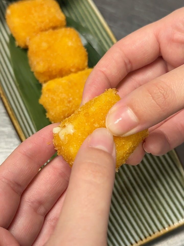 Instagram post from eljapooficial. This post is in position 4.